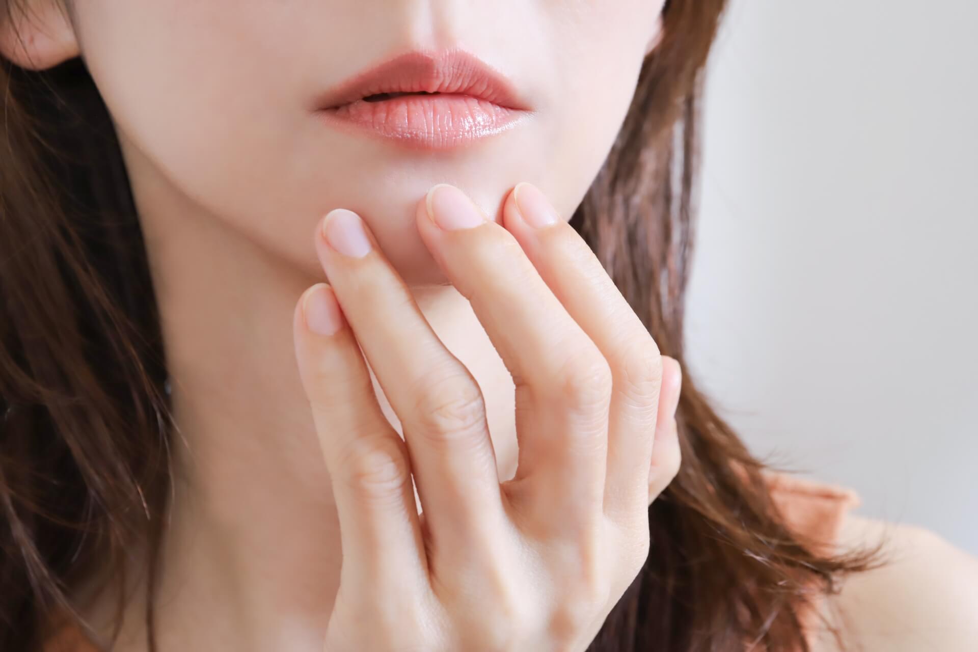 下唇が出てるのはなぜ？その原因や悪習慣・治す方法を分かりやすく解説