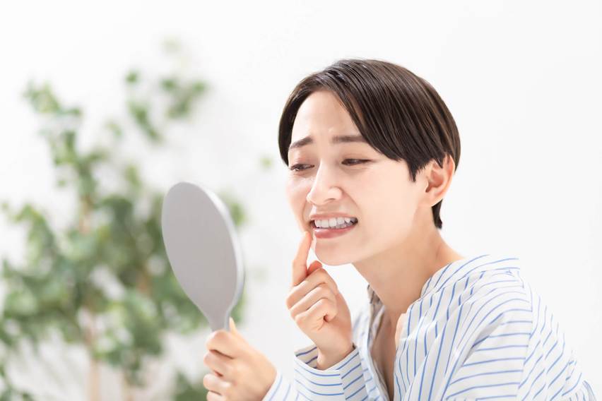 歯並びが悪い人は気持ち悪い！？口まわりの印象が与える影響を解説