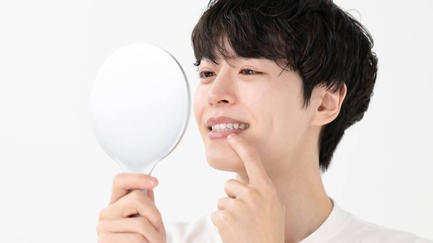 すきっ歯だとイケメンになれない？すきっ歯が与える印象をまとめて解説